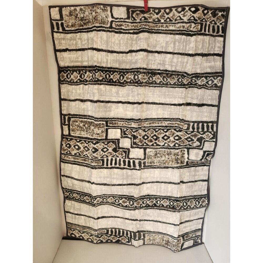 2' × 3' Area Rug